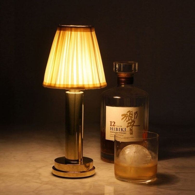 Bedside lamp warm light