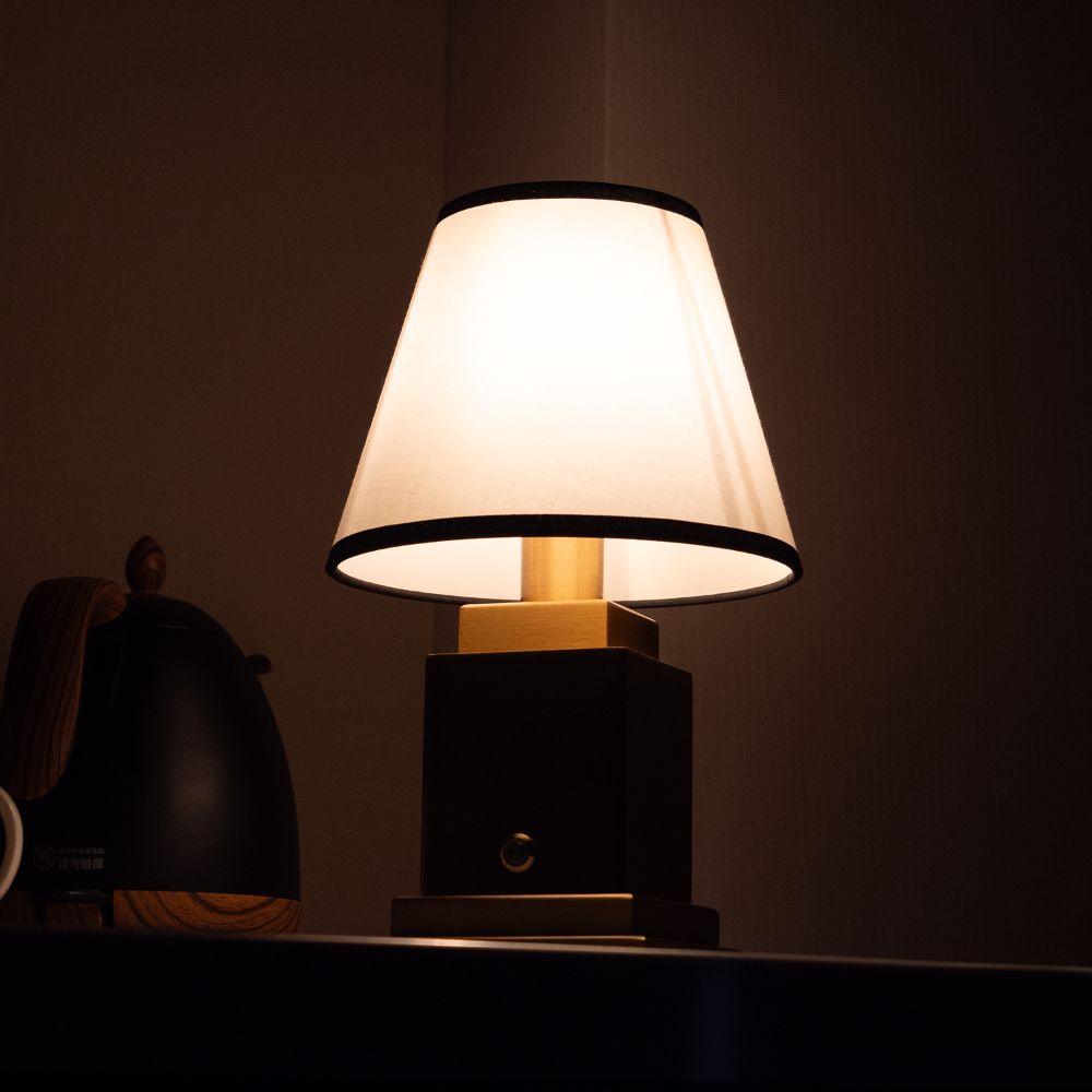 sturdy bedside lamp