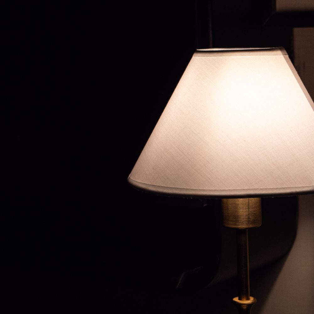 white fabric lamp