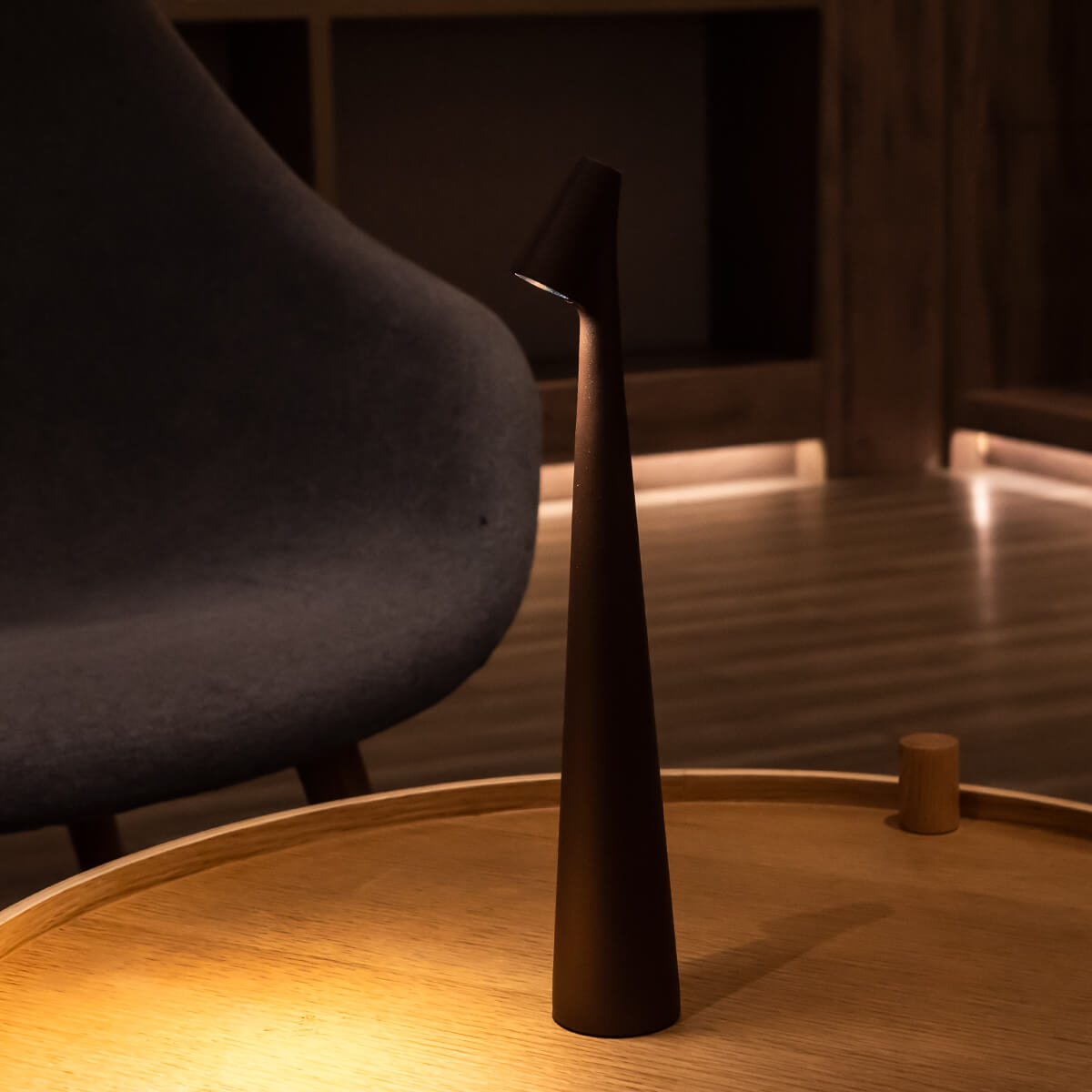 brown minimalist table lamp