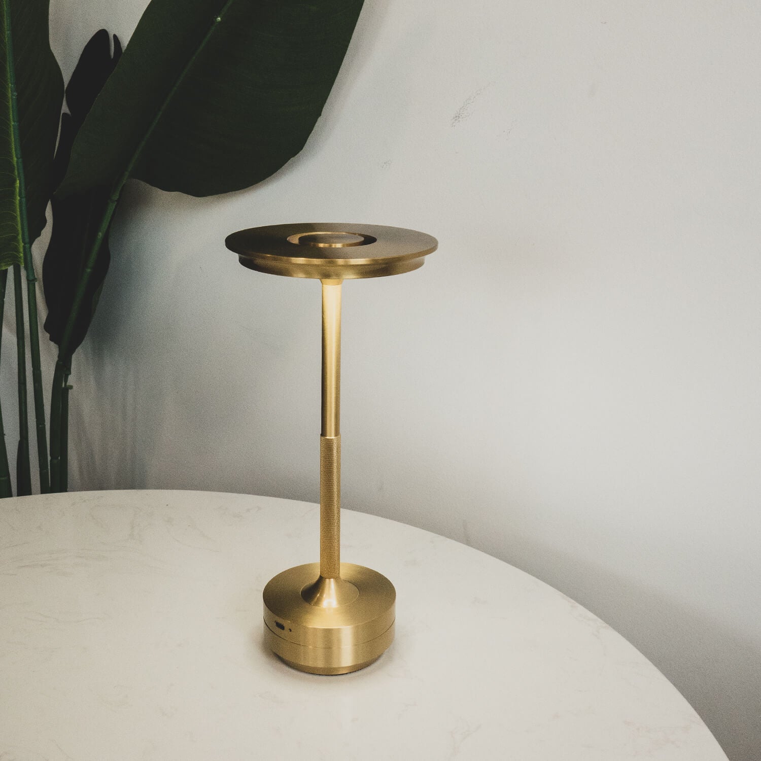 chargeable modern lamp