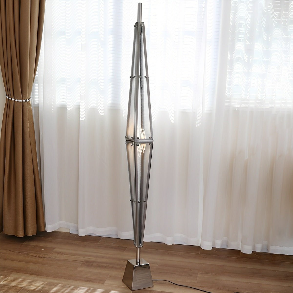 Modern Minimalist Diamond-Shaped Dimmable LED Floor Lamp