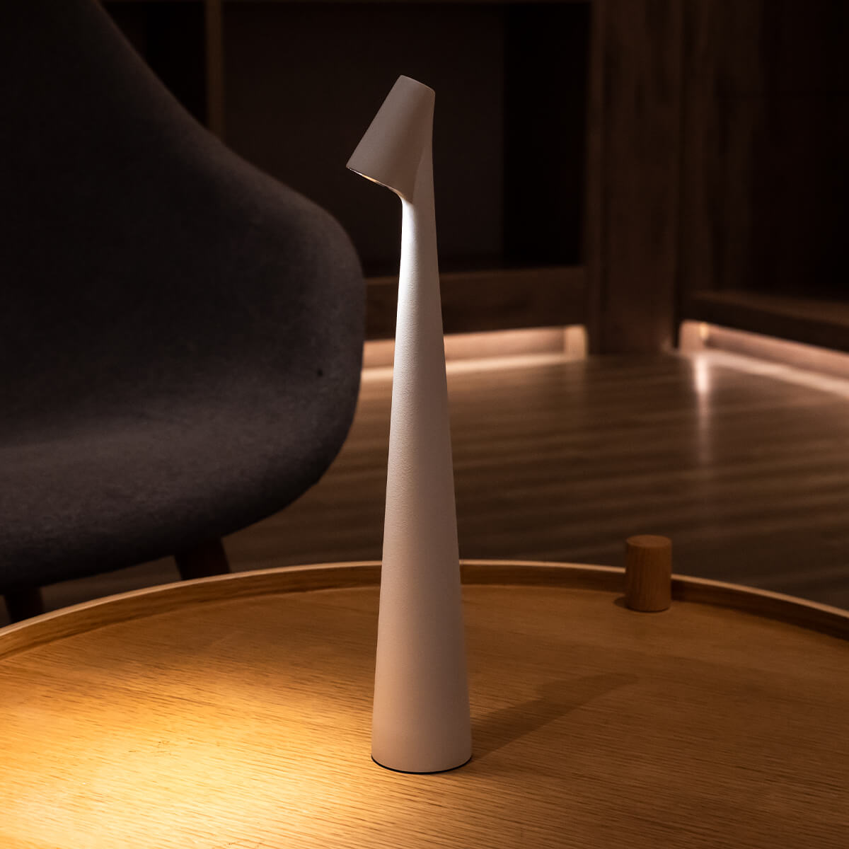 white minimalist table lamps
